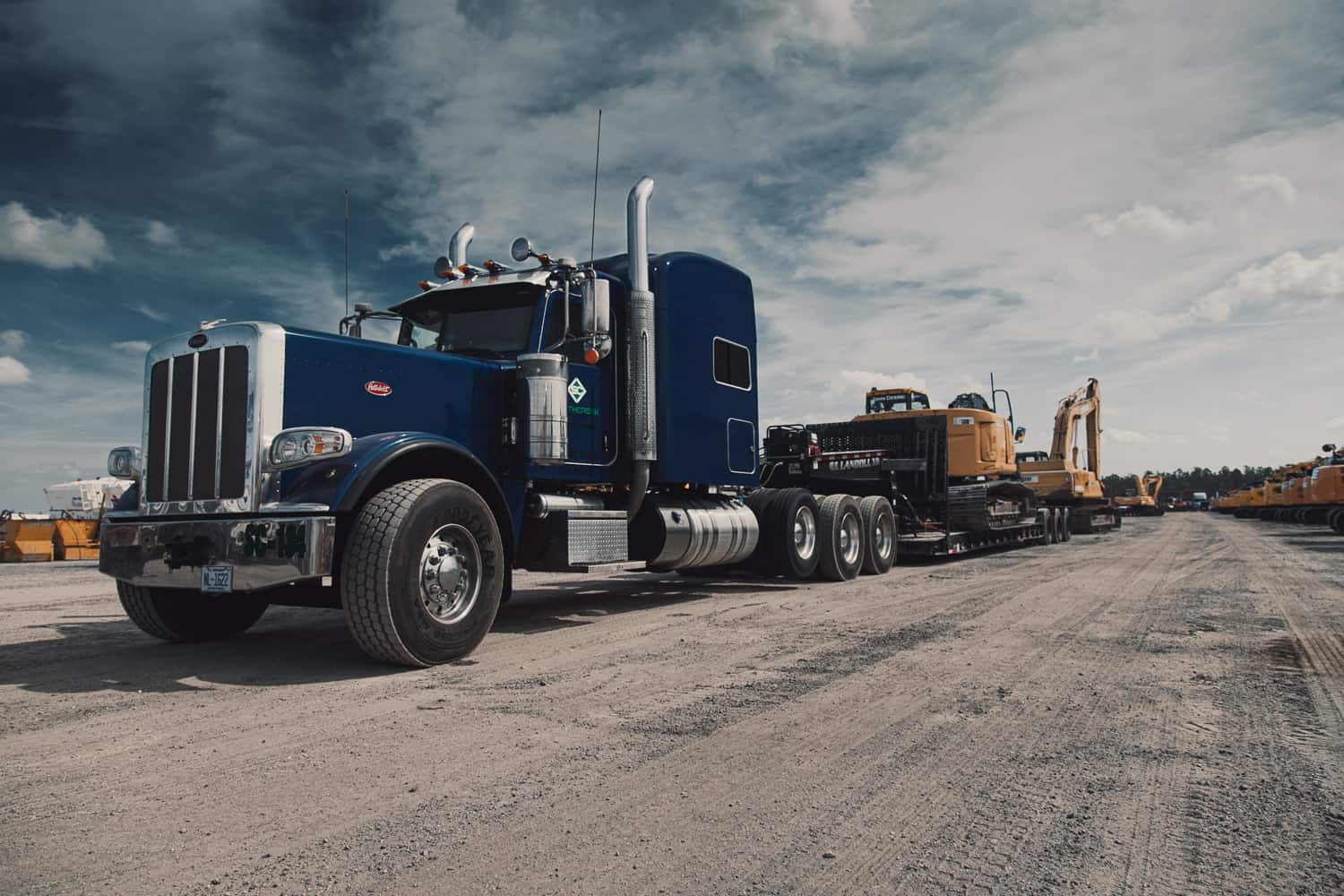 Blue peterbilt Truck