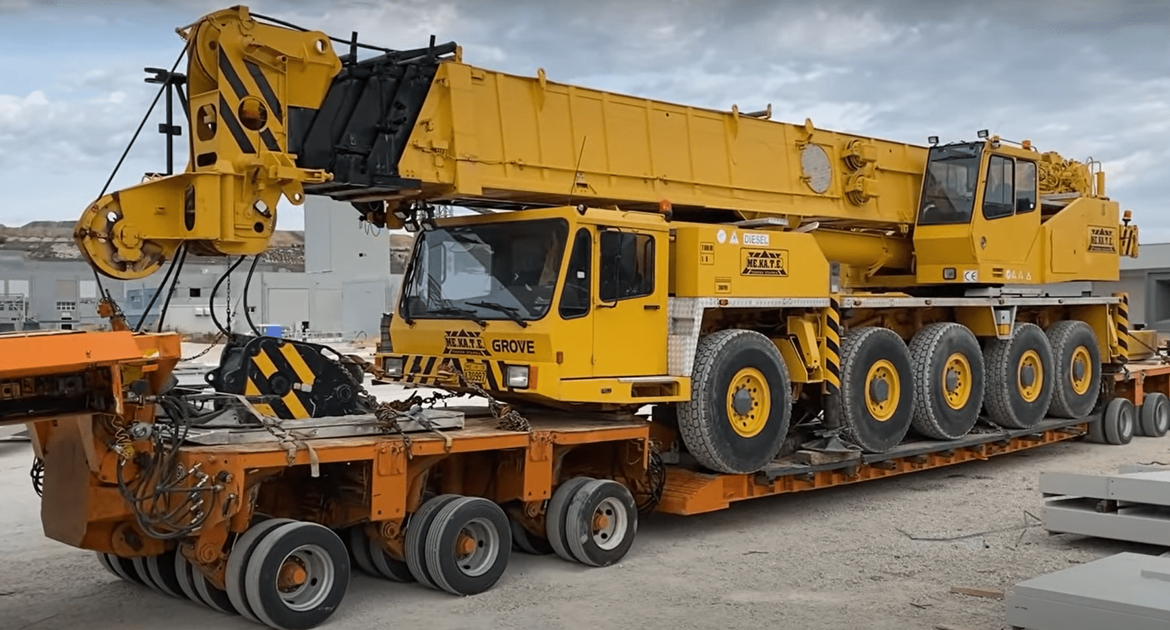 mobile crane